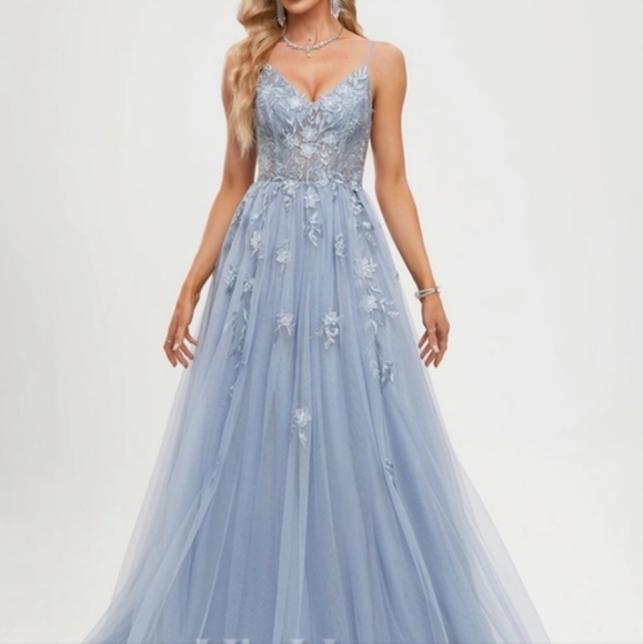 Prom or Homecoming Dress - Picture 16 of 16